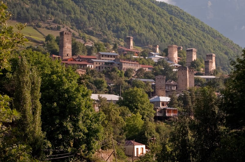 Medieval stone defensive towers in Mestia, Svaneti — 3